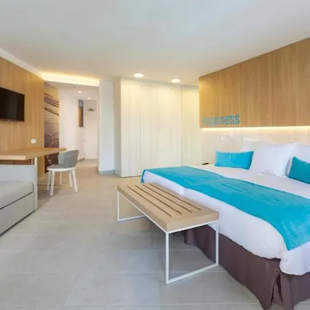 Doble Deluxe Con Media Pension, A 400m De