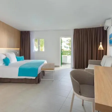 Apartamento Doble Deluxe Con Media Pension, A 400m De *