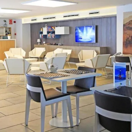 Doble Deluxe Con Media Pension, A 400m De Apartment *